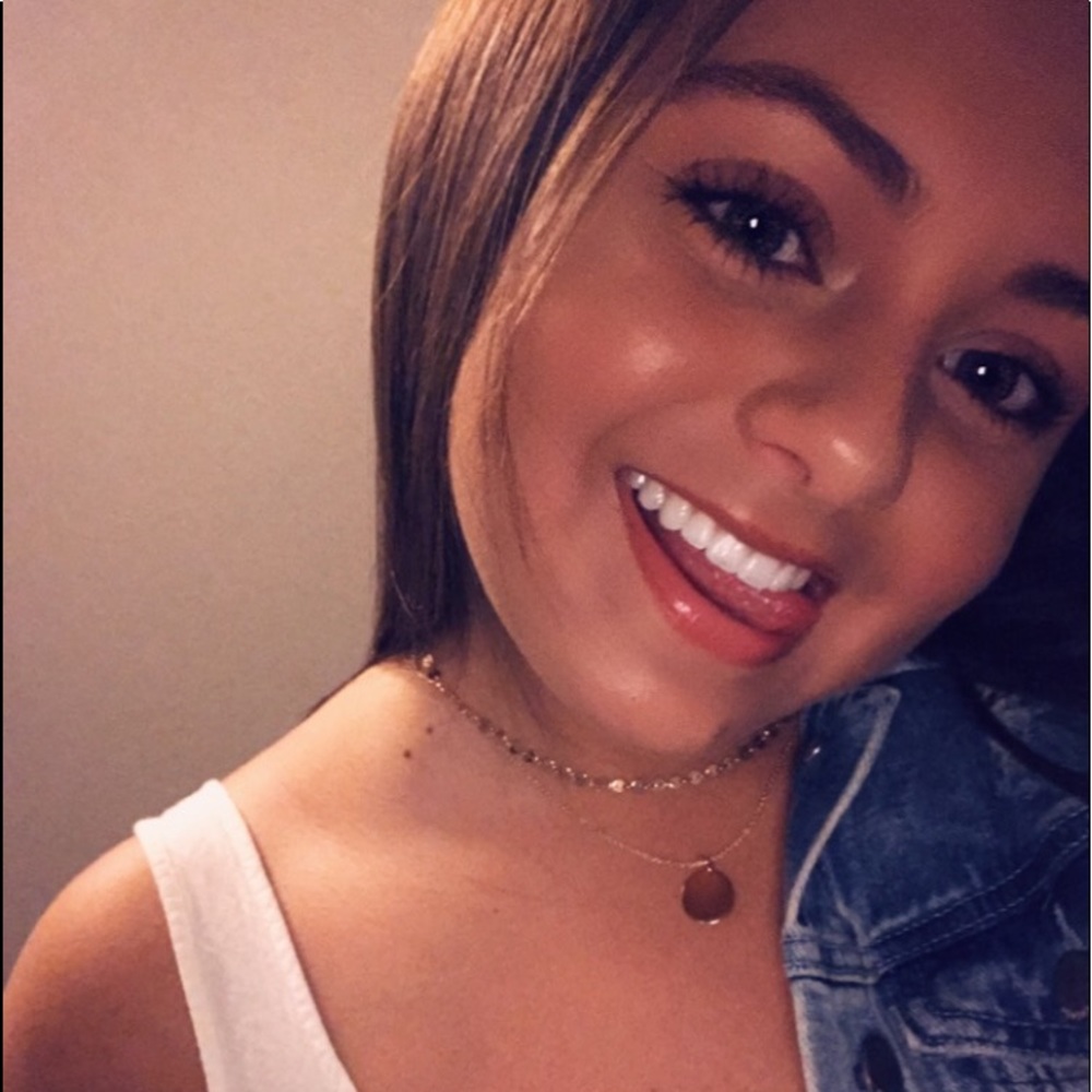 Meet your Posher, Melissa